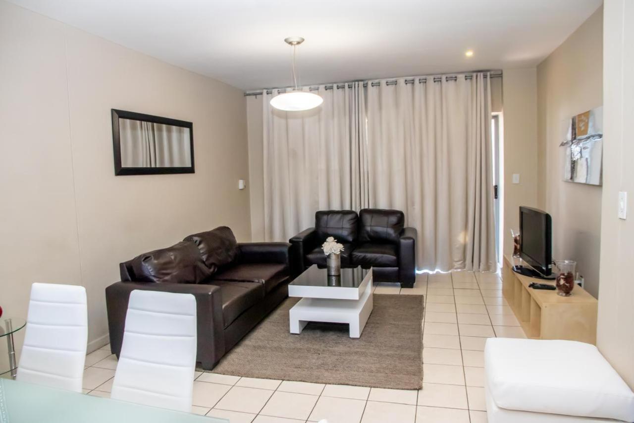Sandton Hideout Luxury Apartment *