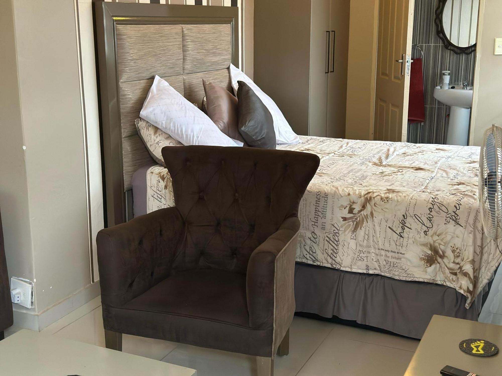 Lemao Guest house