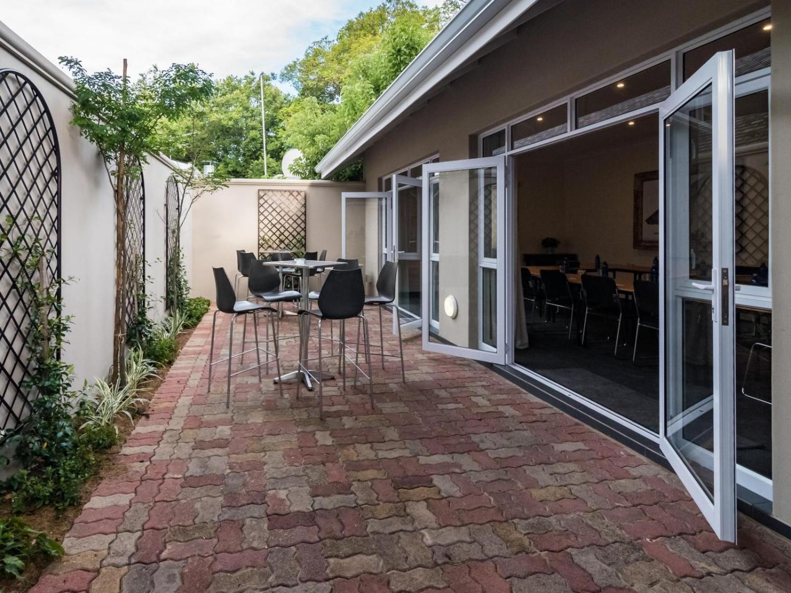 Melrose Place Boutique 4*