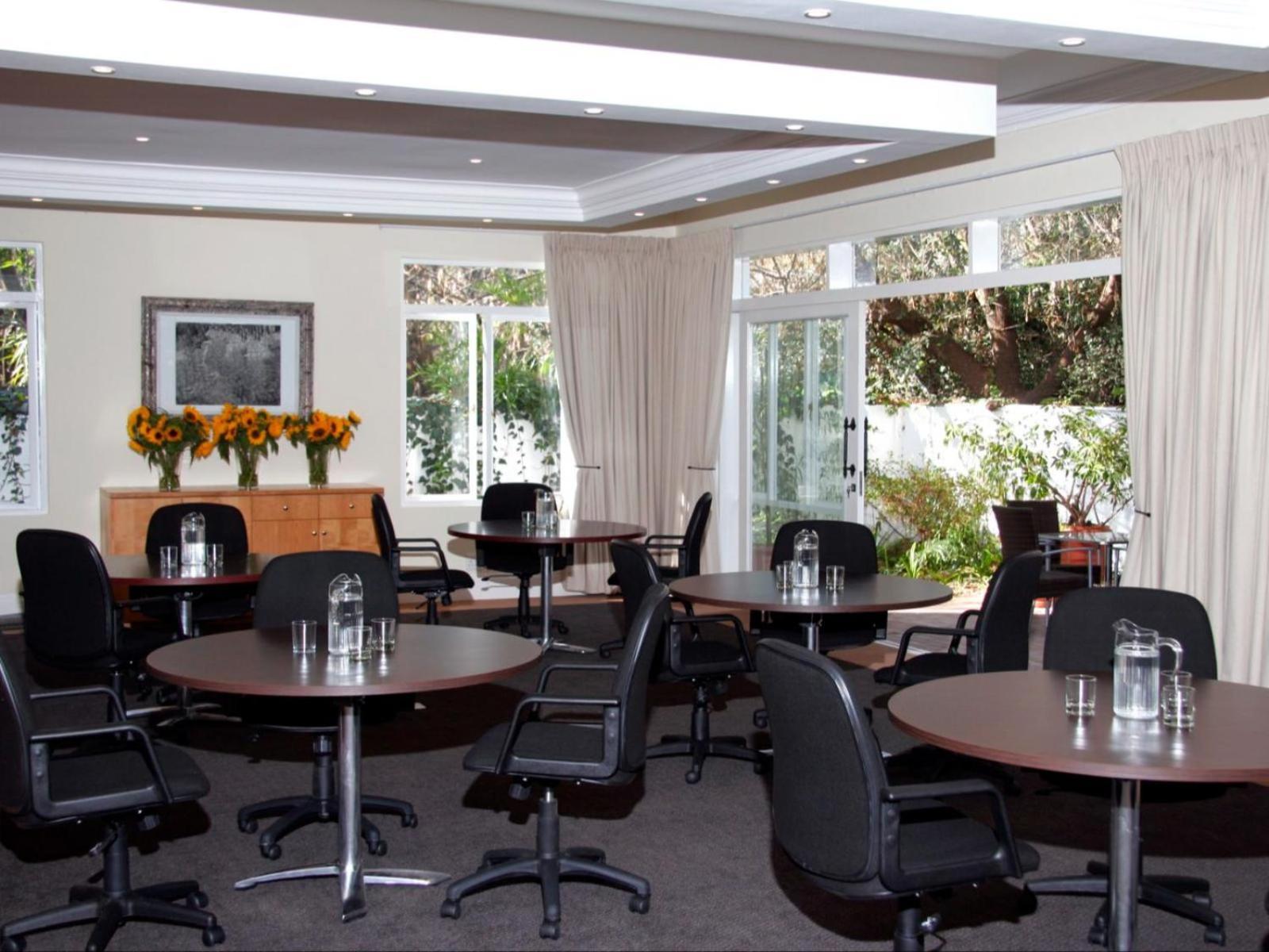 Melrose Place Boutique 4*