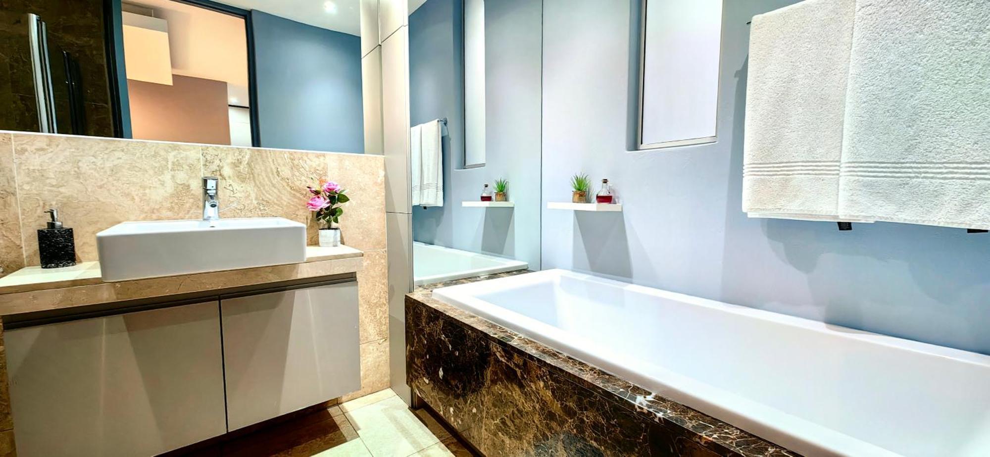 Aparthotel 4 On Pritchard Luxury *