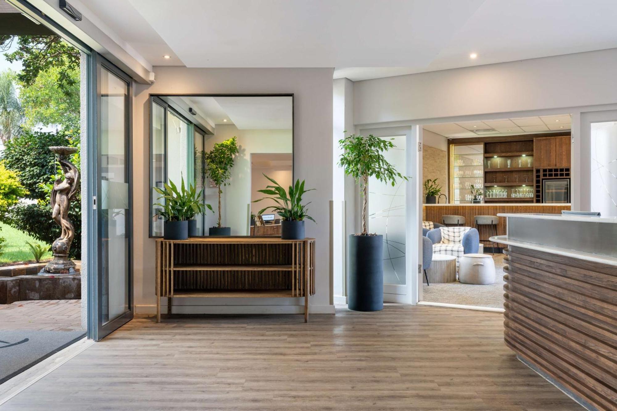 Radisson And Convention Centre Or Tambo Airport Hotel Joanesburgo