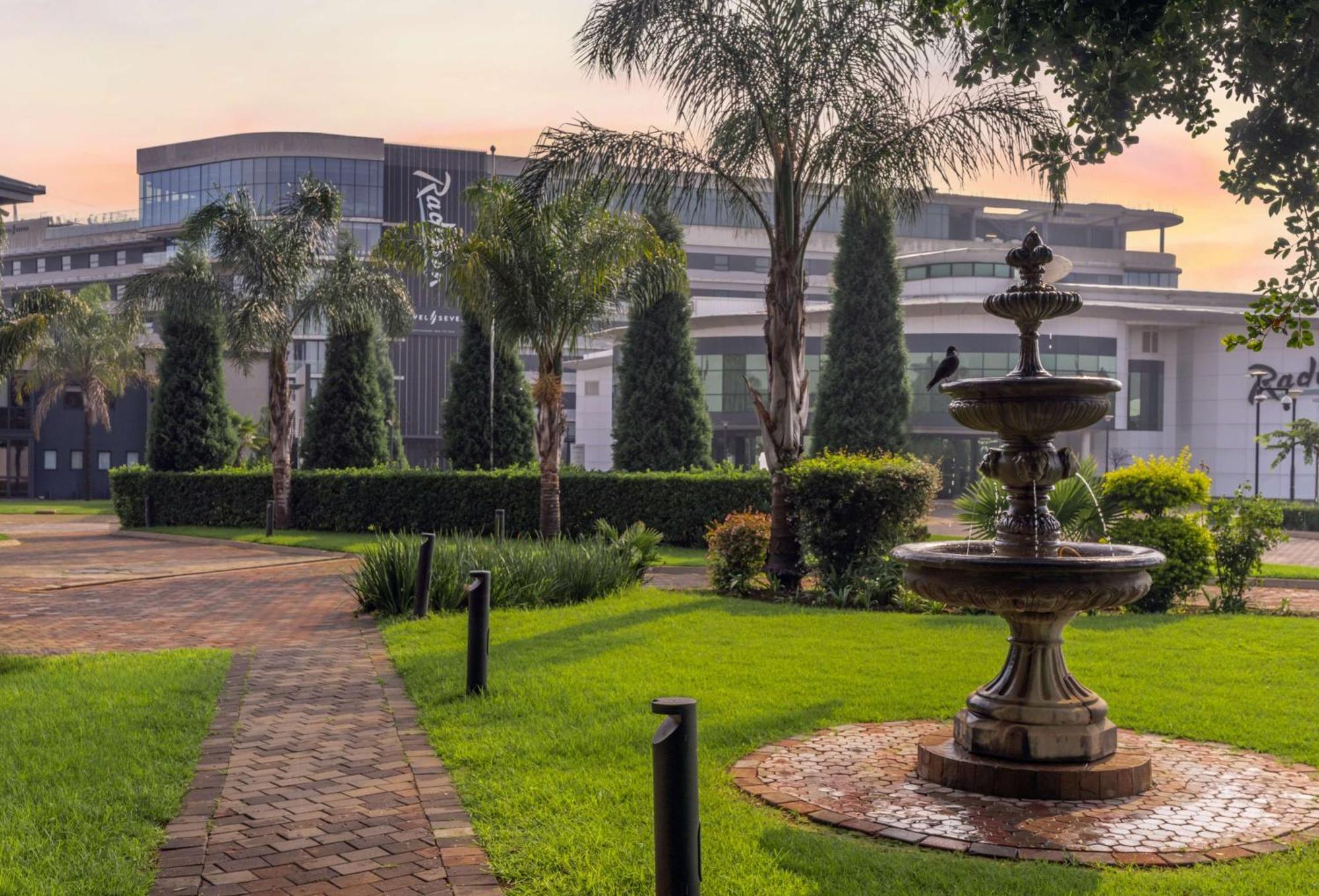 Radisson And Convention Centre Or Tambo Airport 2* Joanesburgo
