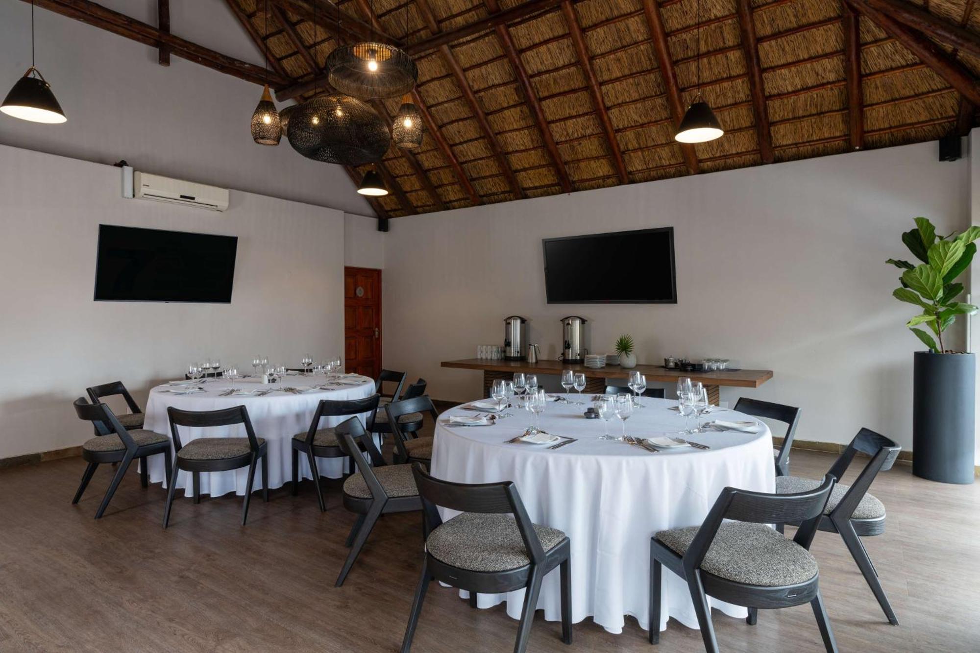 Radisson And Convention Centre Or Tambo Airport Hotel