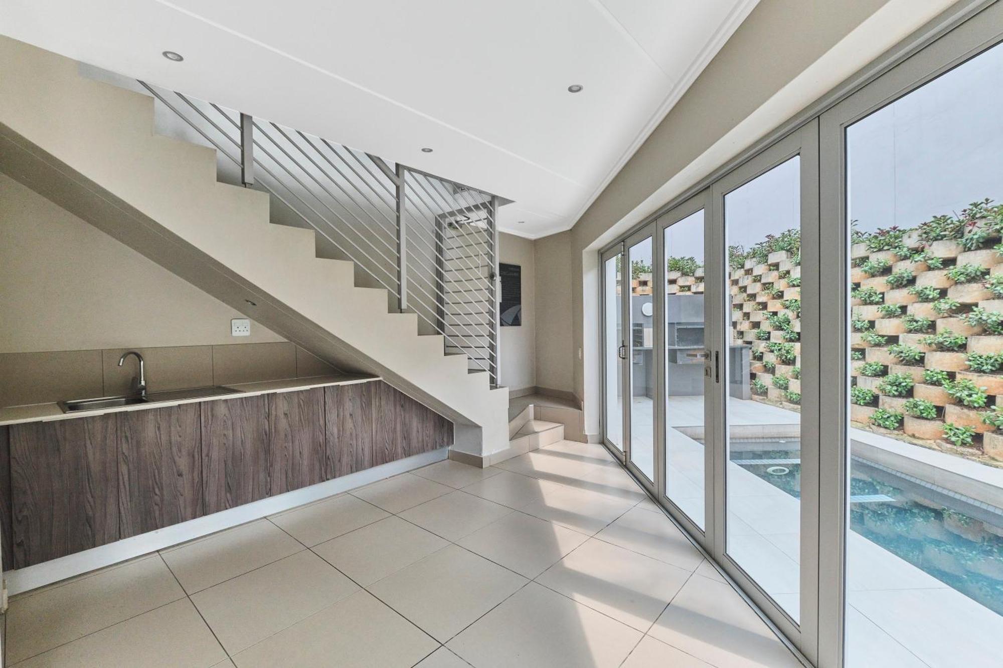 Apartamento Spacious 2-bed 2-bath In Sandton With Wifi - Gym & Pool