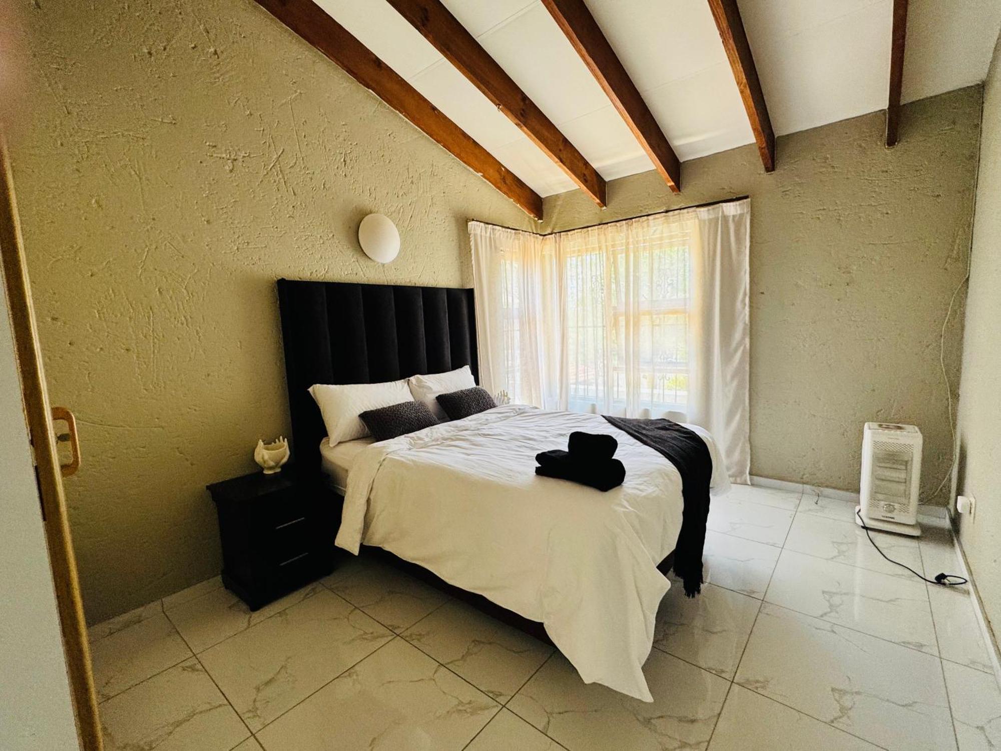 Luxury Sandton Villa *