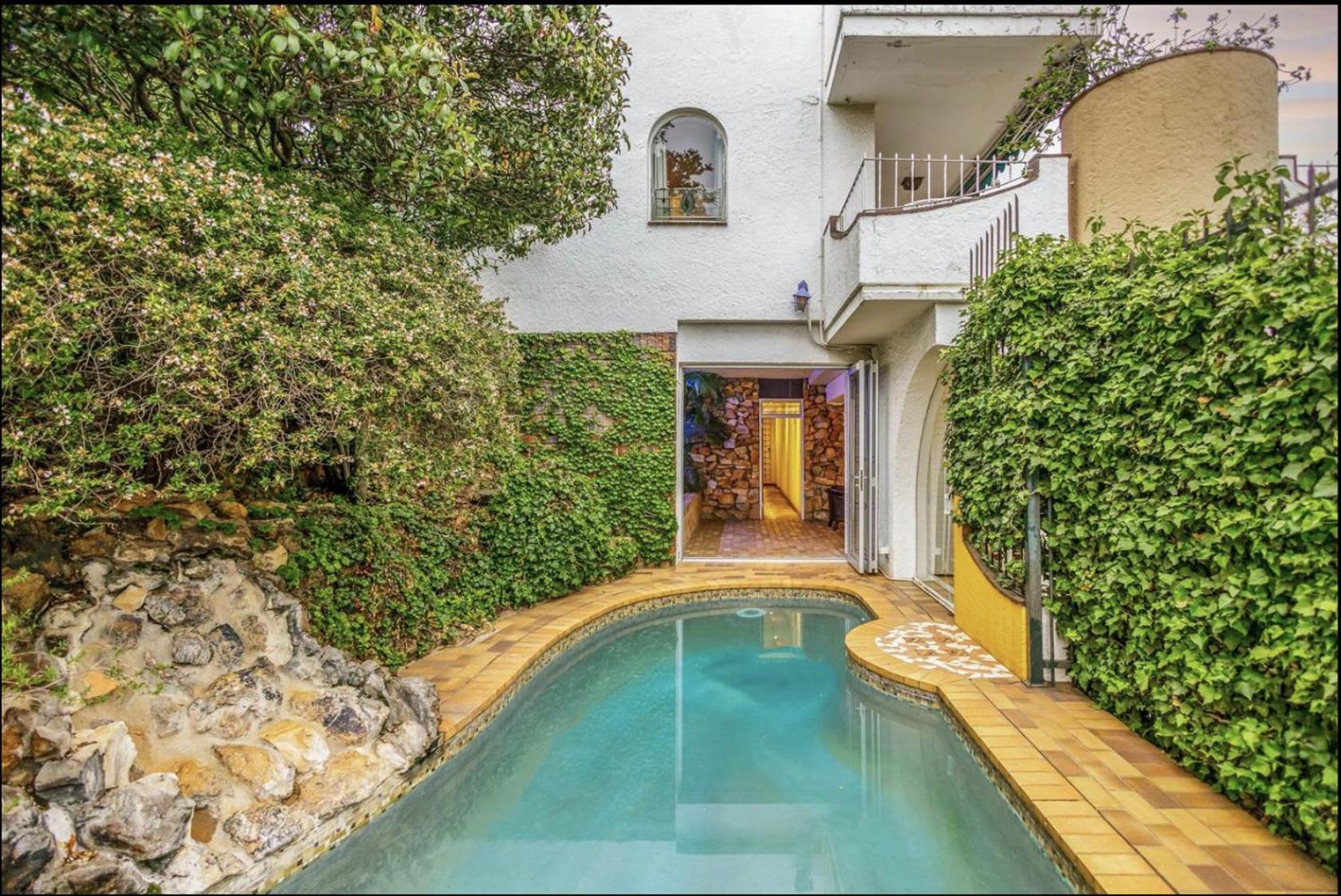 La Casa Blanca Johannesburg