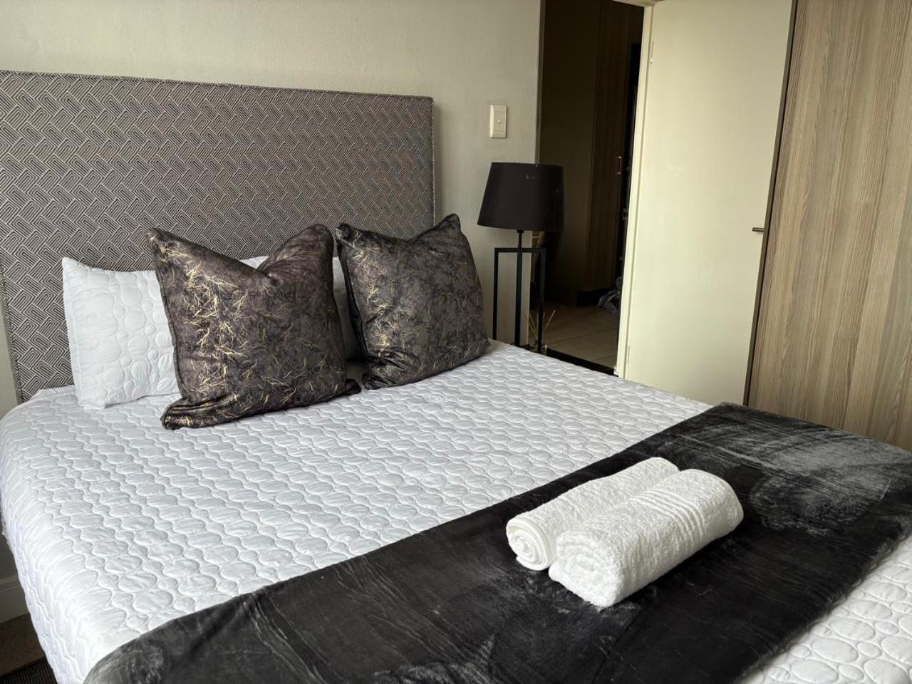 Bed & Breakfast The Cube Sandton
