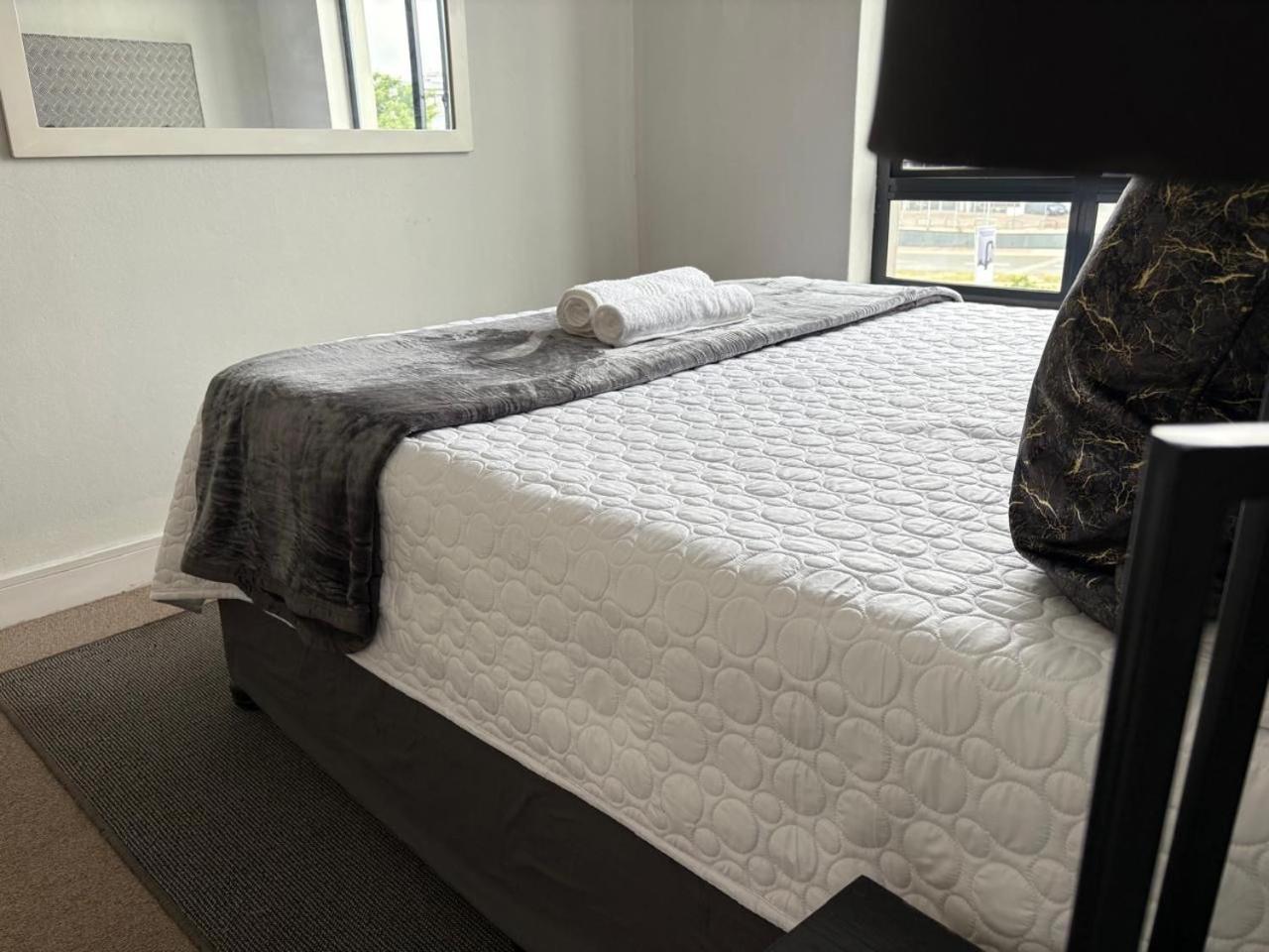 Bed & Breakfast The Cube Sandton *