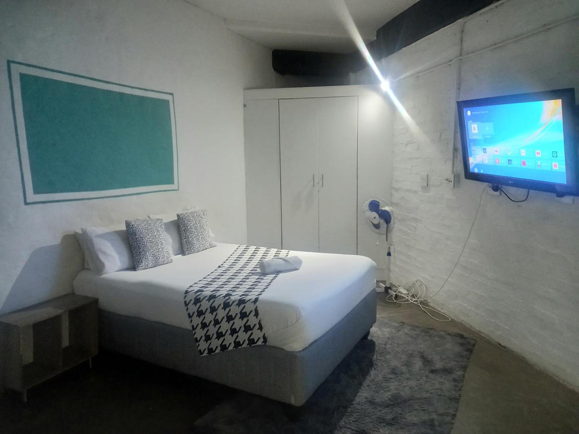 Apartment Chic Urban Maboneng Getaway, Free Wi-fi Johannesburg