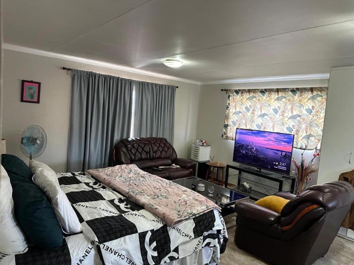 Casa3 Eastgate Mall Guest house