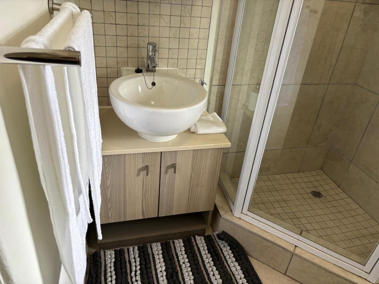 Bed & Breakfast The Cube Sandton