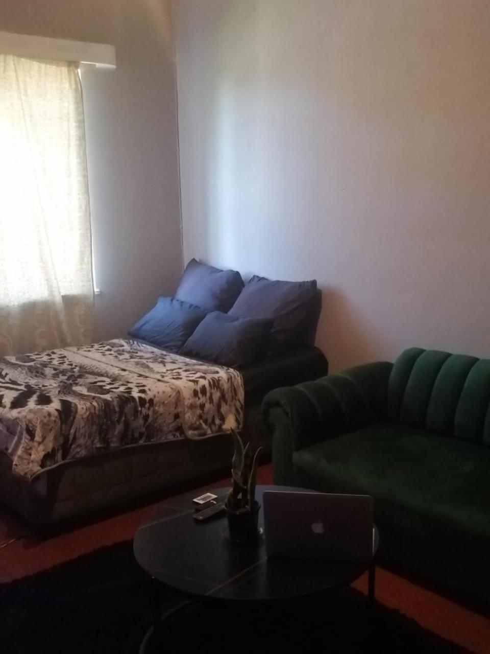Fancy Private In Yeoville Homestay