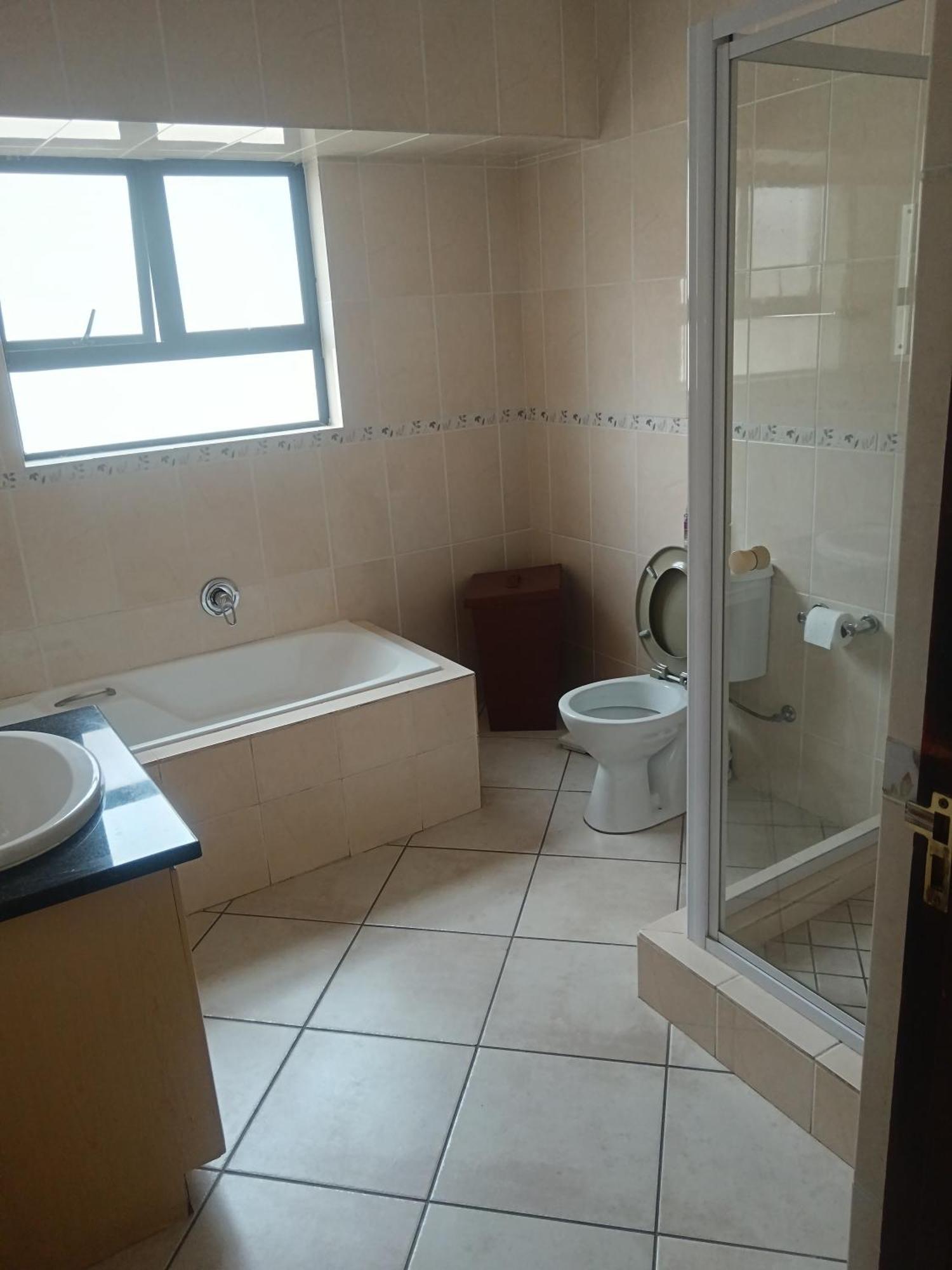 Upstairs Private Bedroom With Balcony In Ormonde Gasthof *