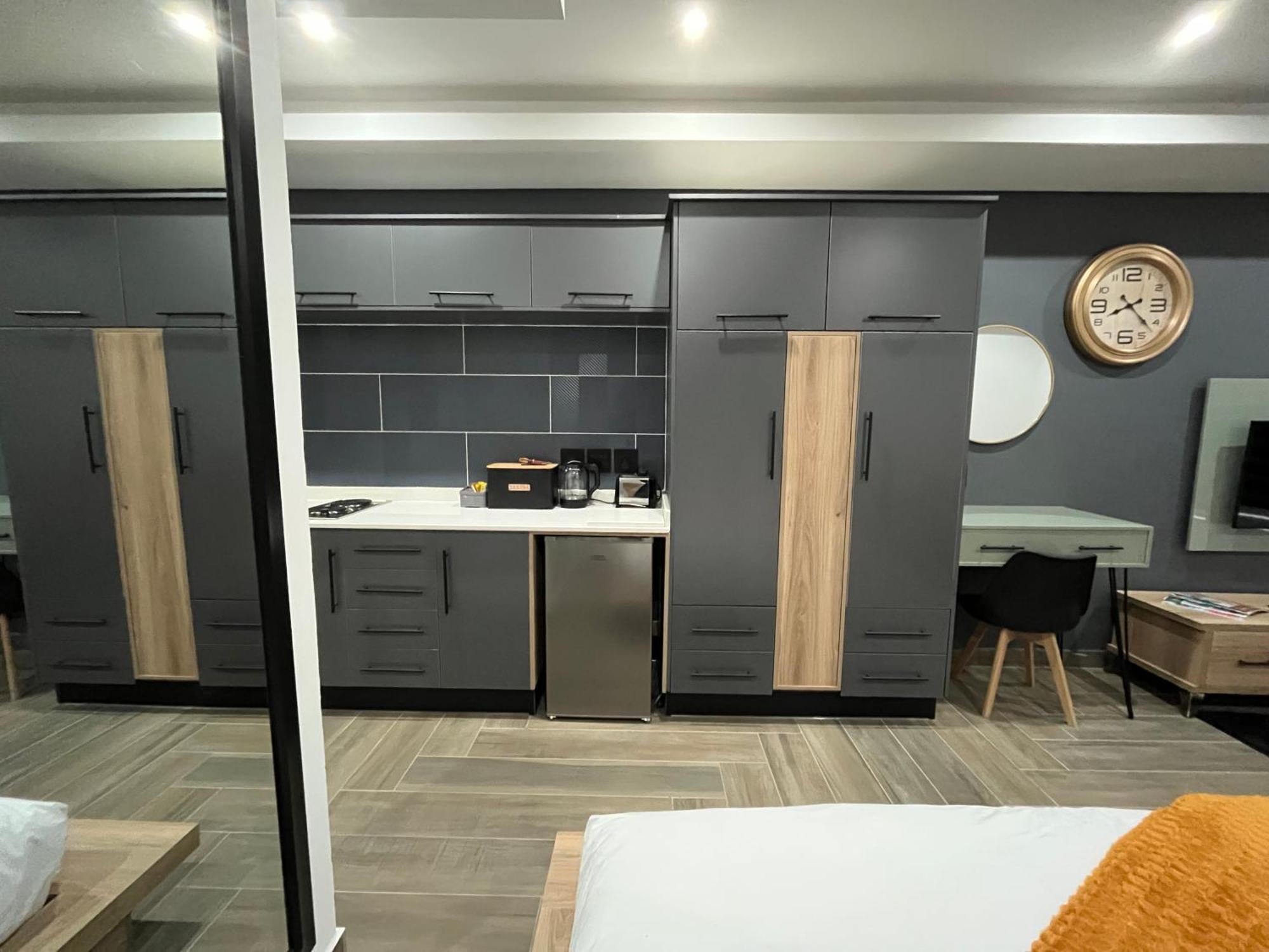 Plot 98 Guest house *
