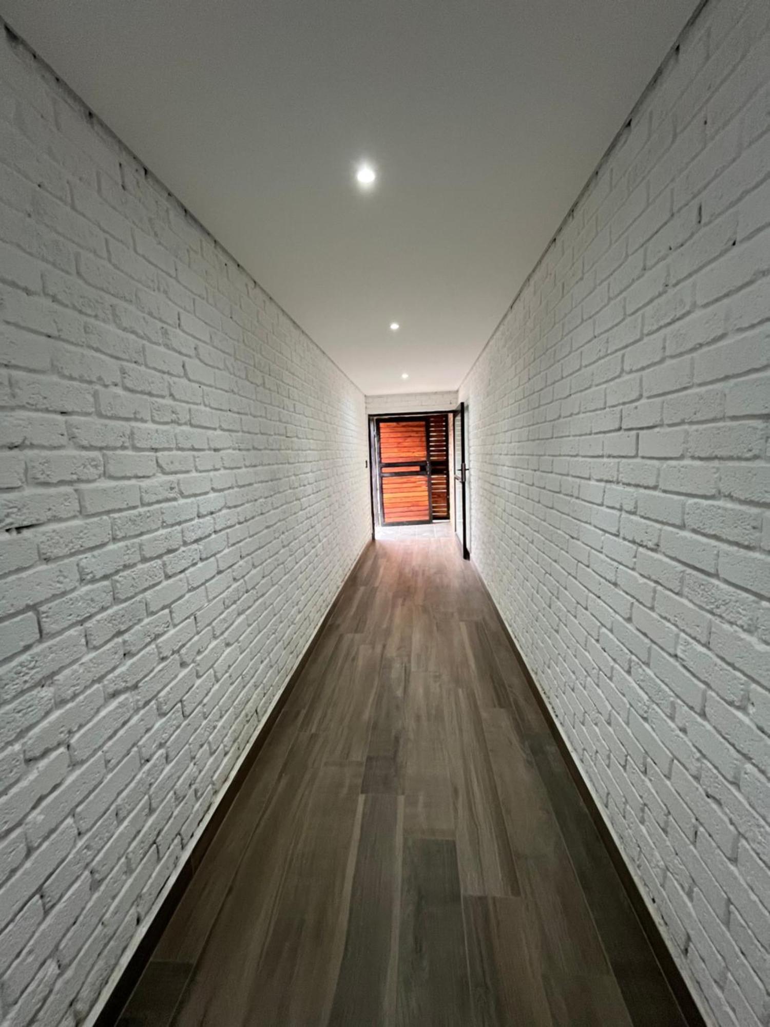 Guest house Plot 98