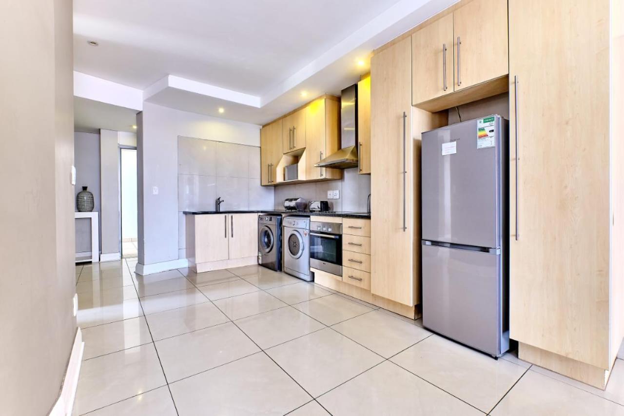 Apartment Sandton Serviced Apartments@hydro Johannesburg