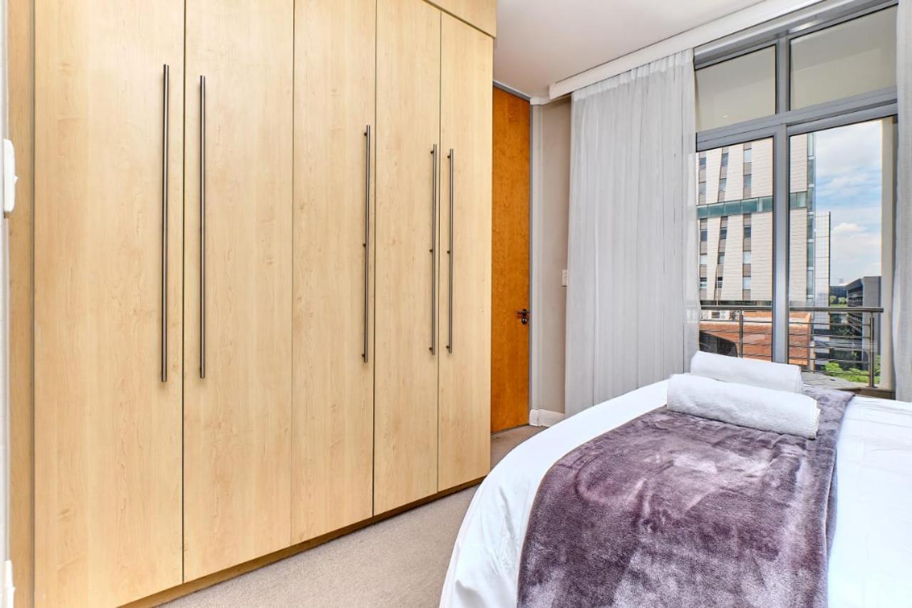 Sandton Serviced Apartments@hydro *