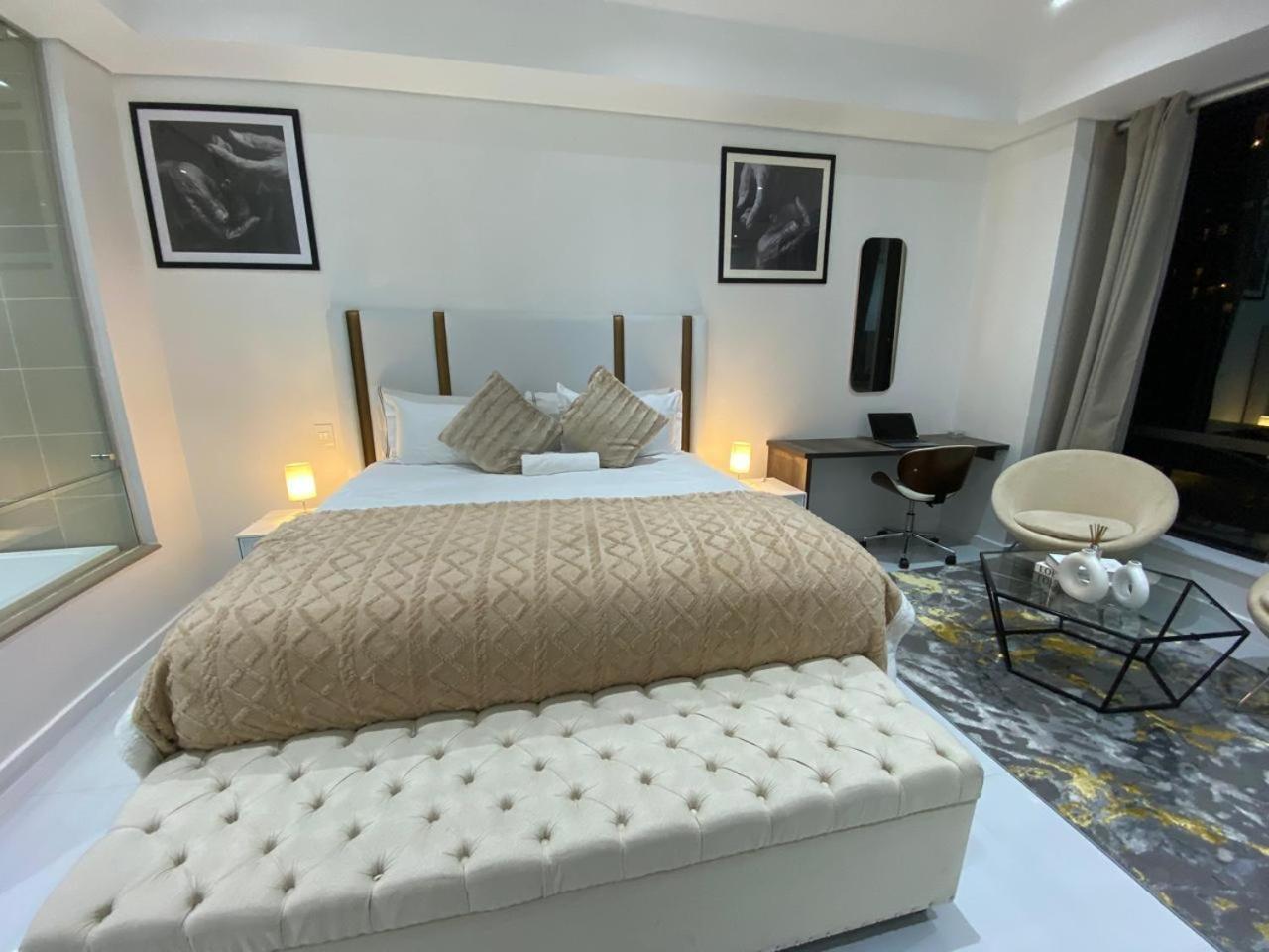 New Revamped Luxury Suite In Sandton City *