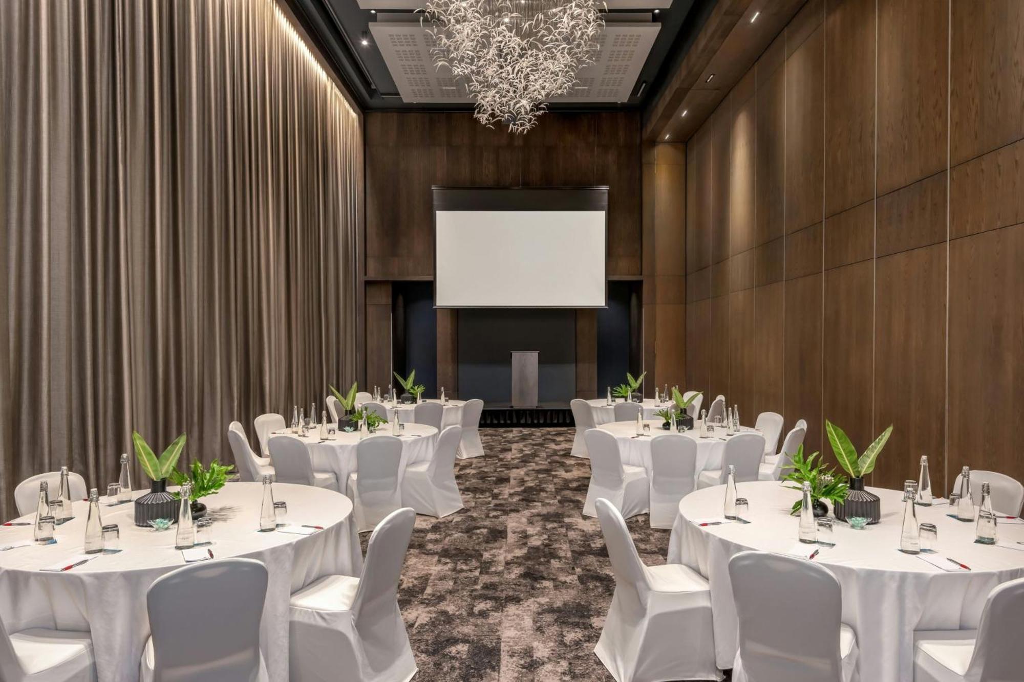 Marriott Melrose Arch 5*