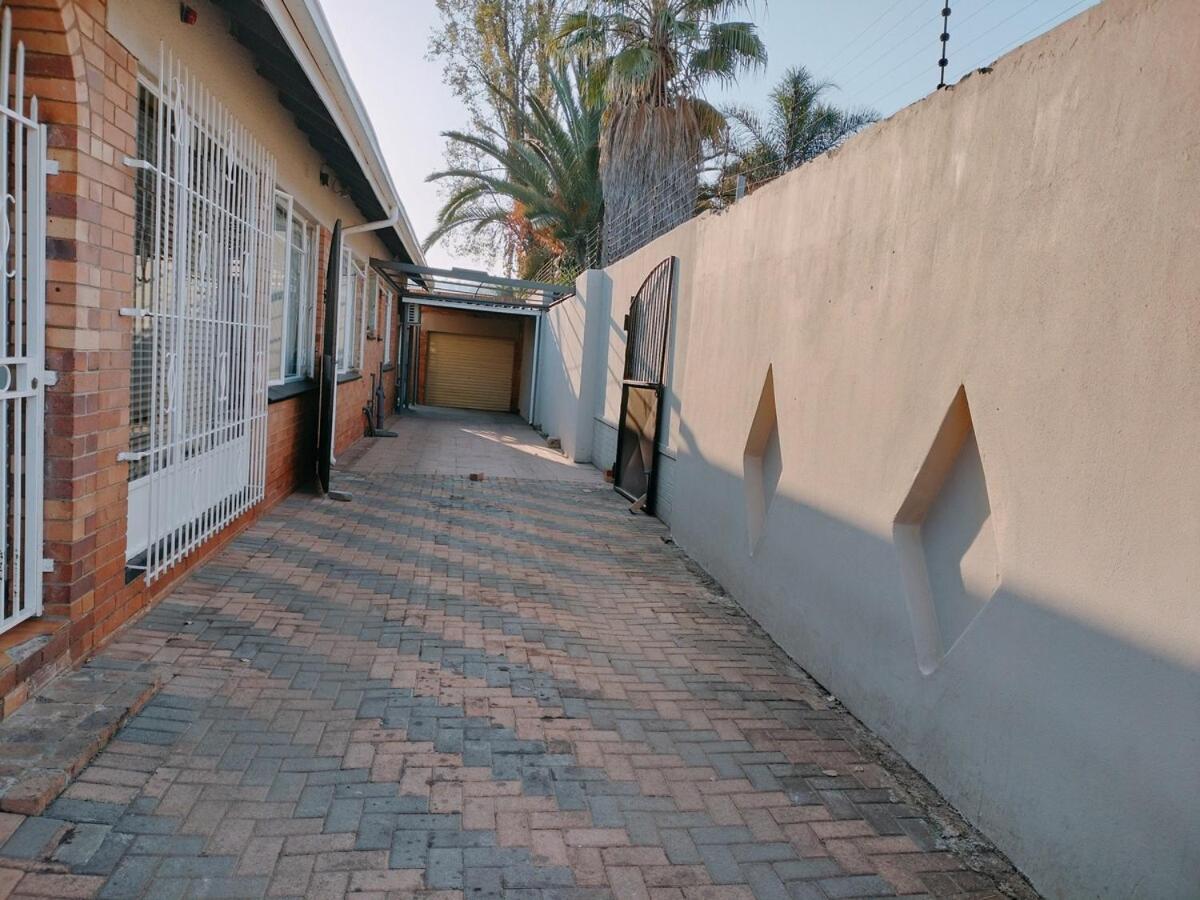 Casa de férias Large Family Home-neighboring Northcliff And Greymont