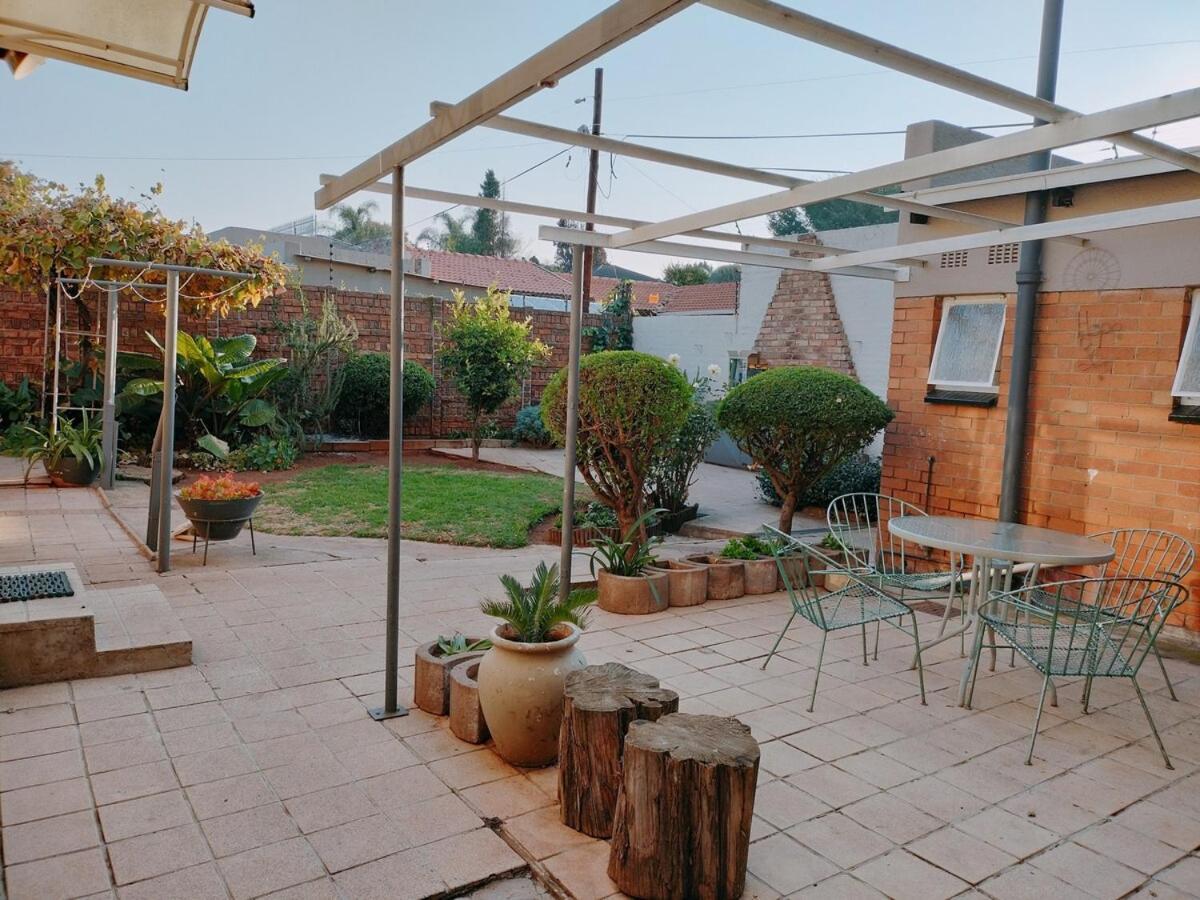 Large Family Home-neighboring Northcliff And Greymont