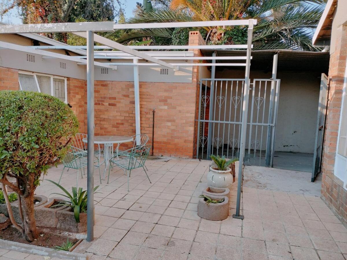Casa de férias Large Family Home-neighboring Northcliff And Greymont *