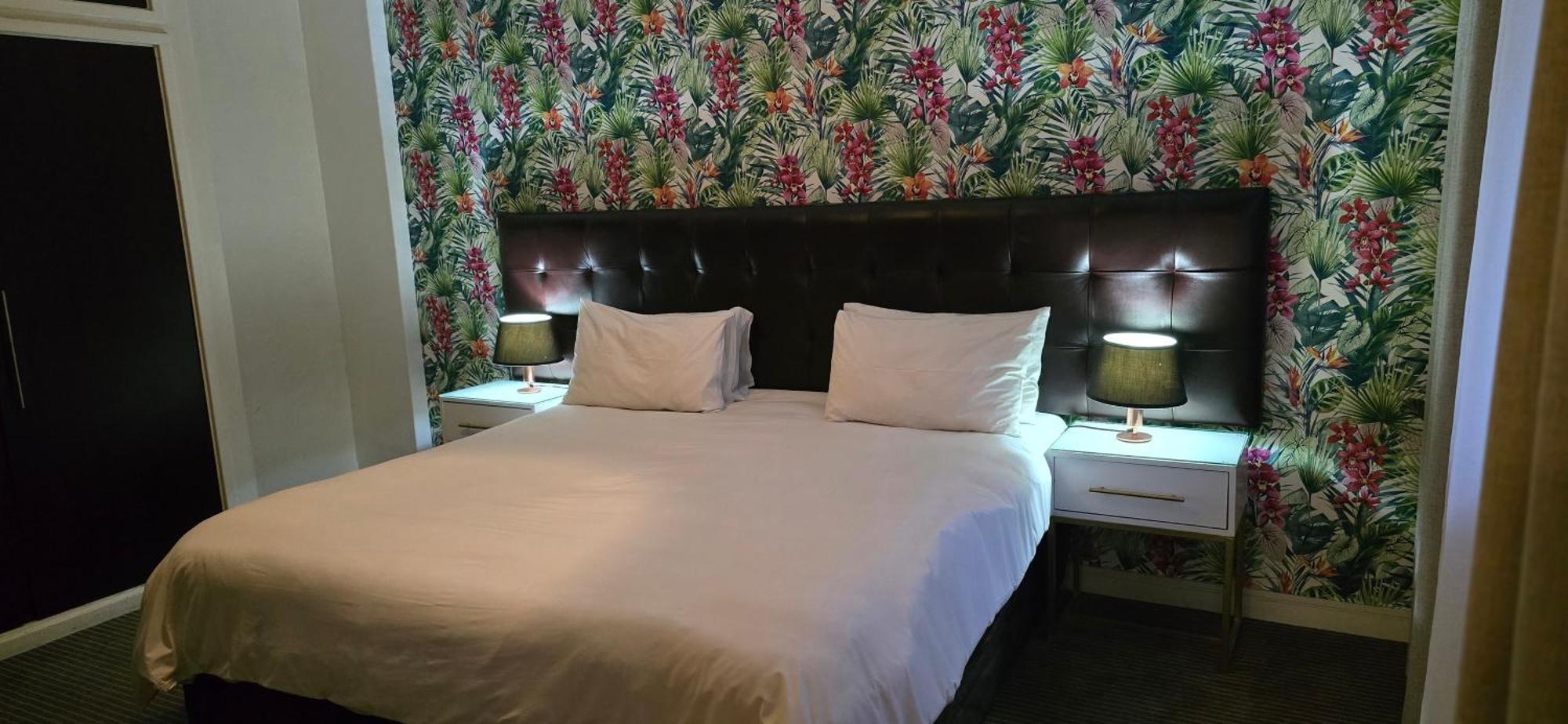 Ascot Hotel