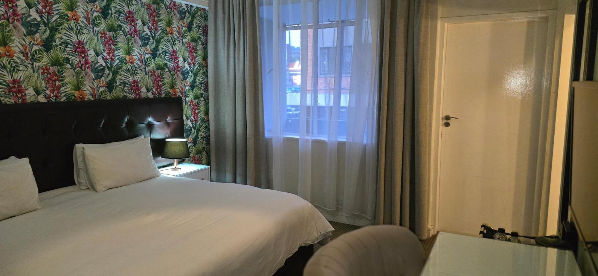 Ascot Hotel