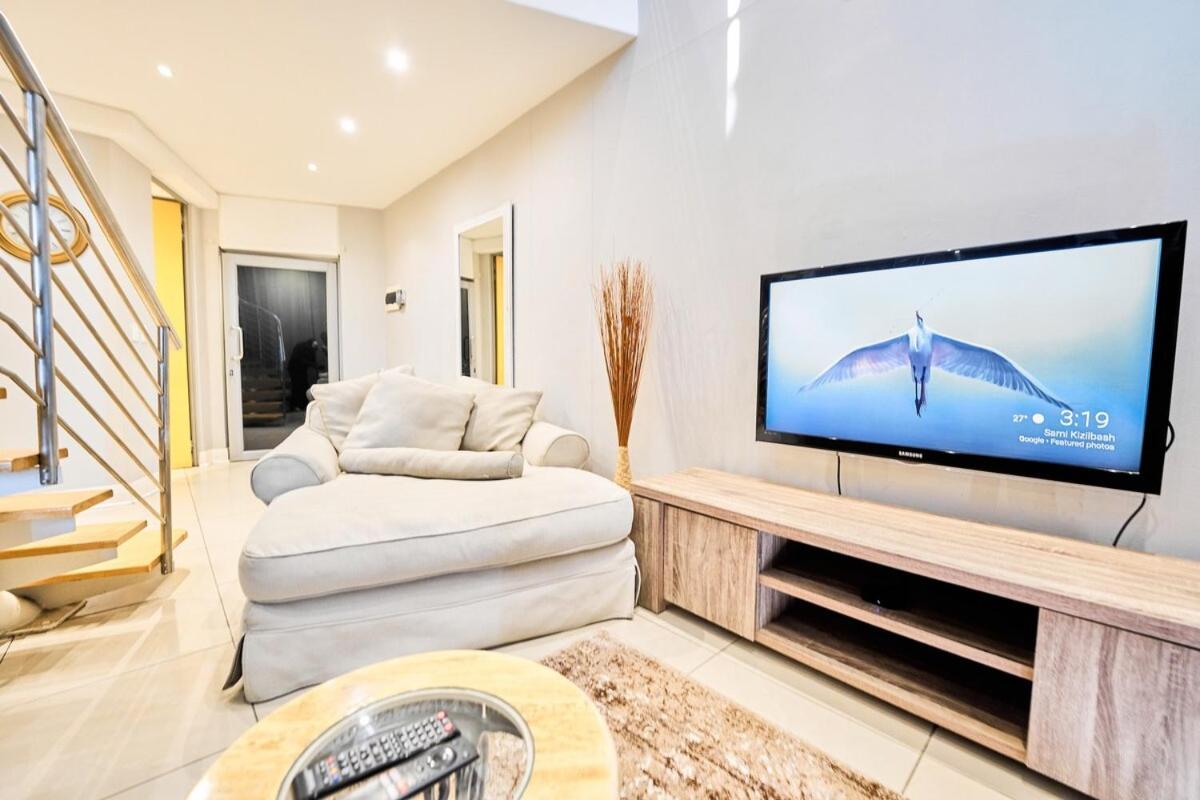 Penthouse Loft In The Sky * Johannesburg