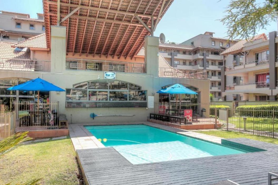 77 Grayston Dr 3 Bed In Sandton Apartment