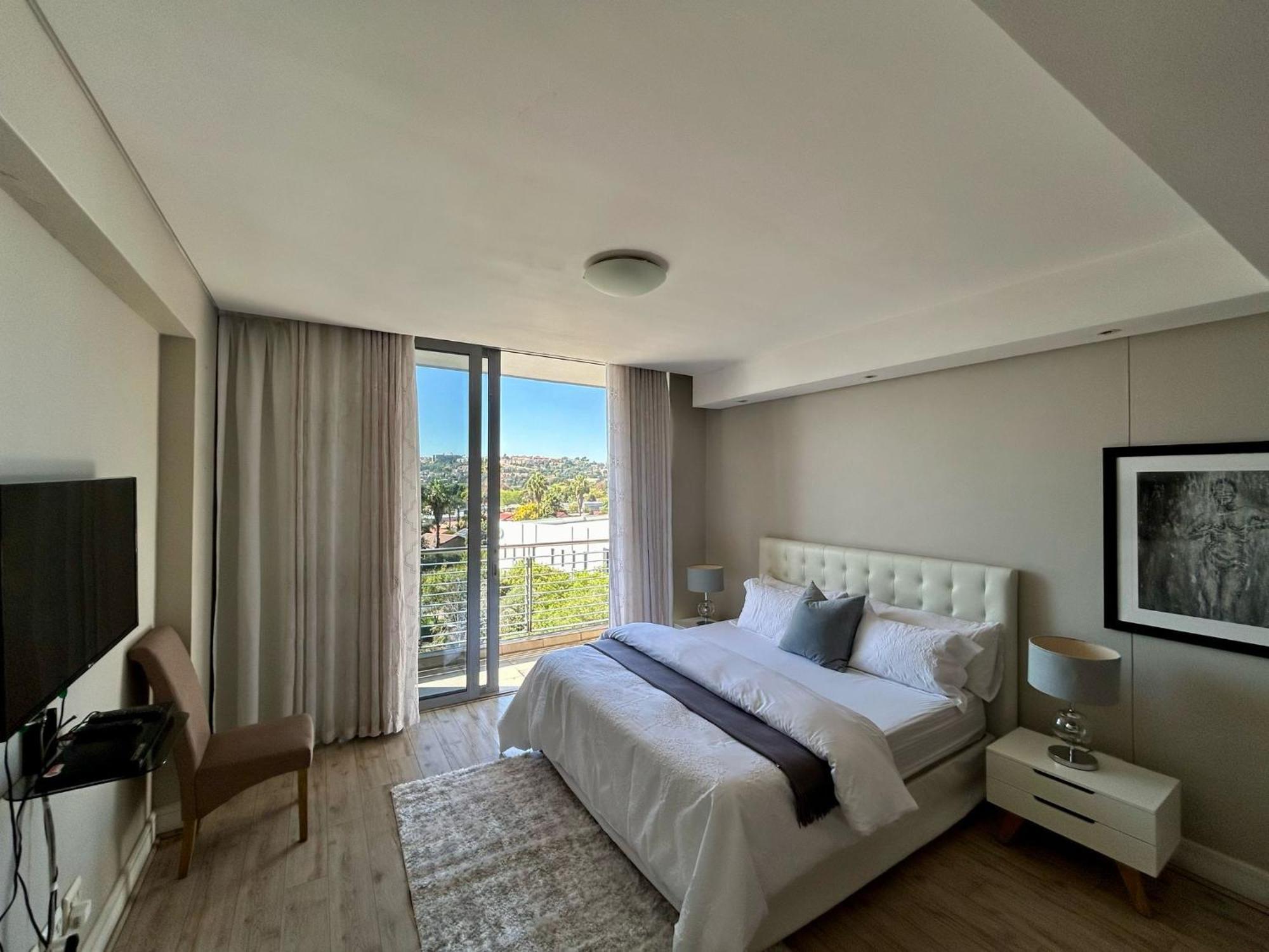 Executive 2-bedroom Luxury In Bedford Centre Mall Apartamento
