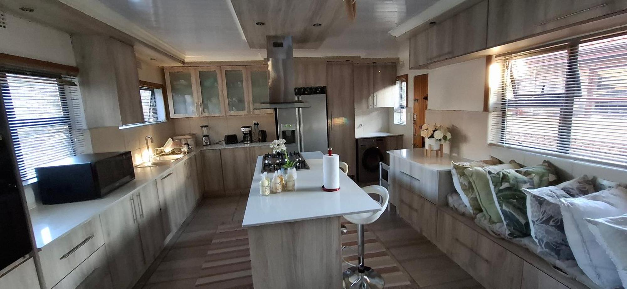 Neat Holiday home