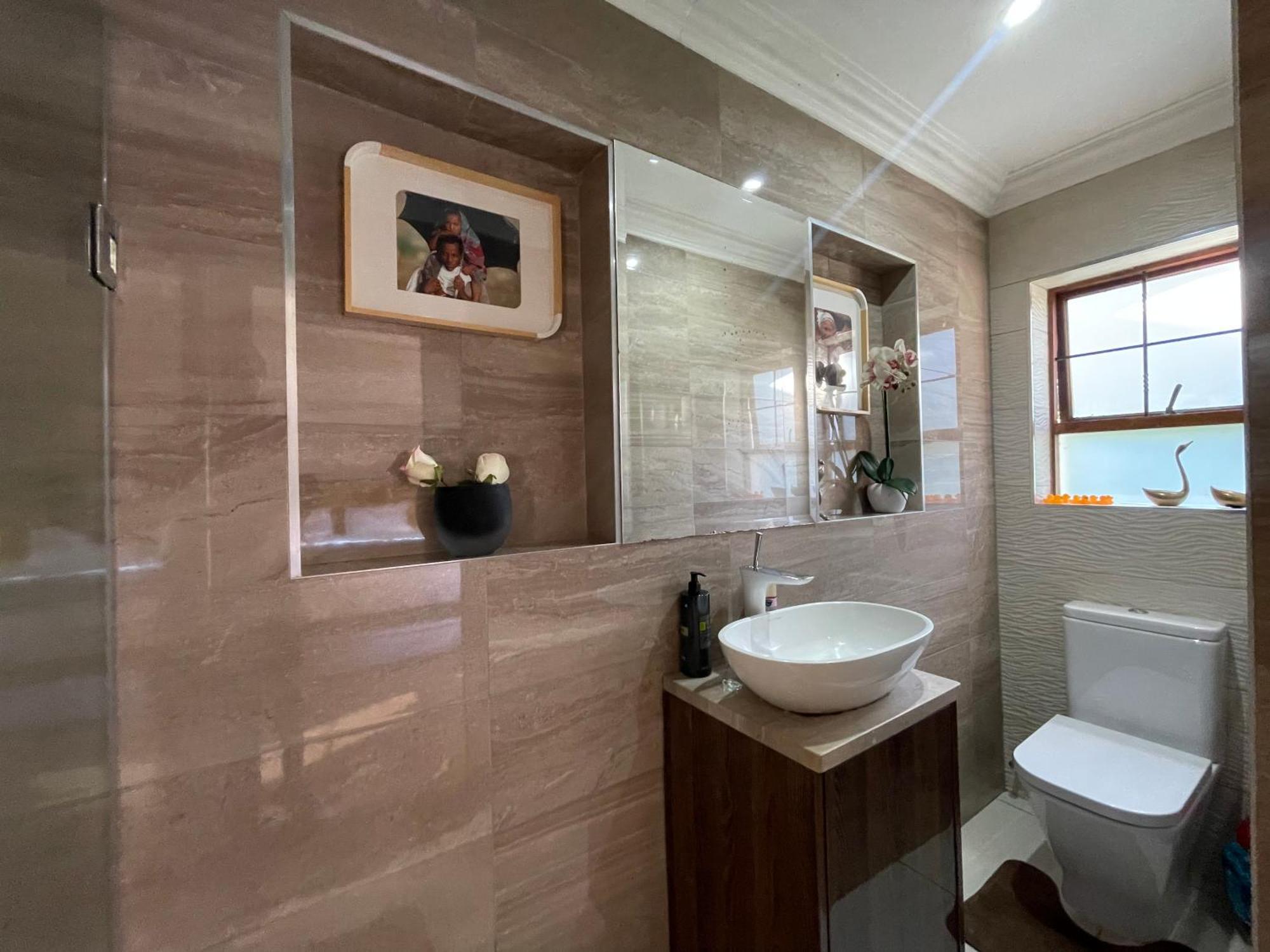 The Ridgeback, 4 Bedroom House Bryanston Nhà nghỉ
