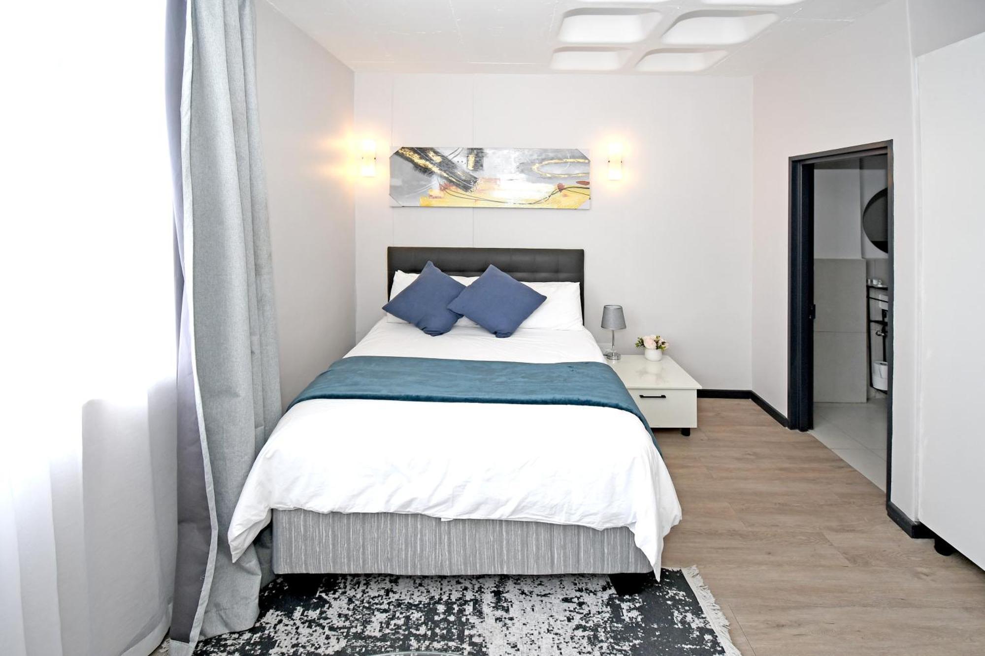 The Solo Apartment *