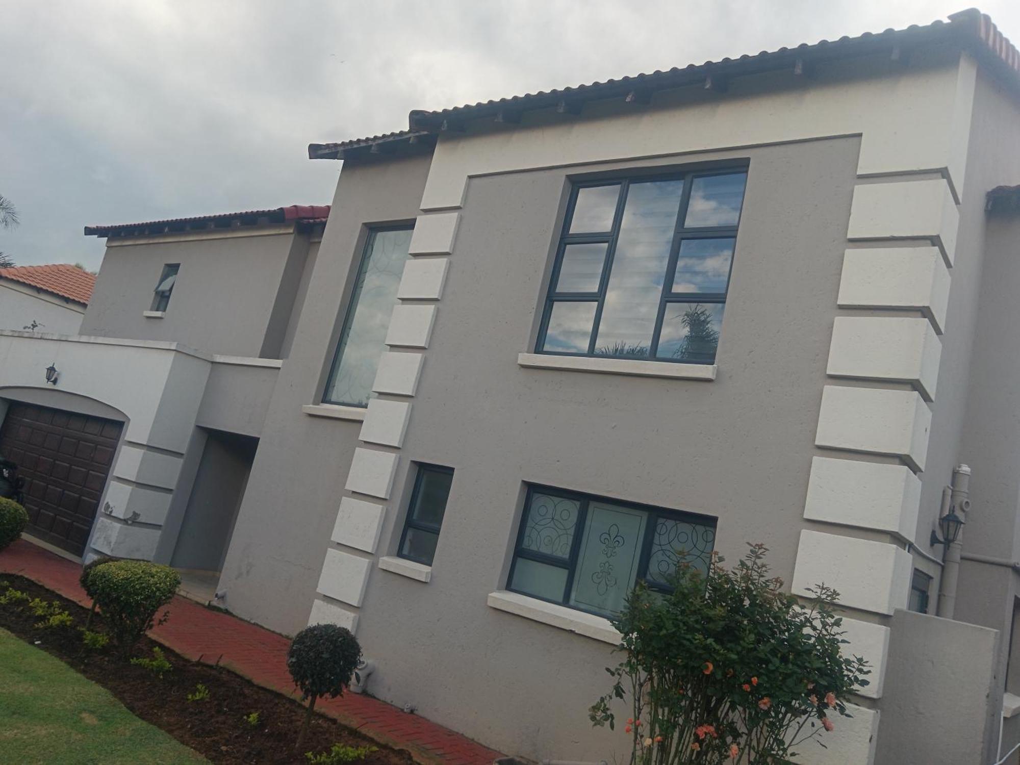 Upstairs Private Bedroom With Balcony In Ormonde Gasthof Johannesburg