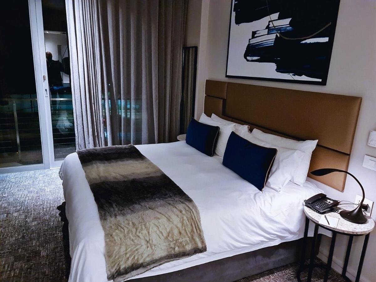 Luxury 2 Bedroom-capital In Sandton *