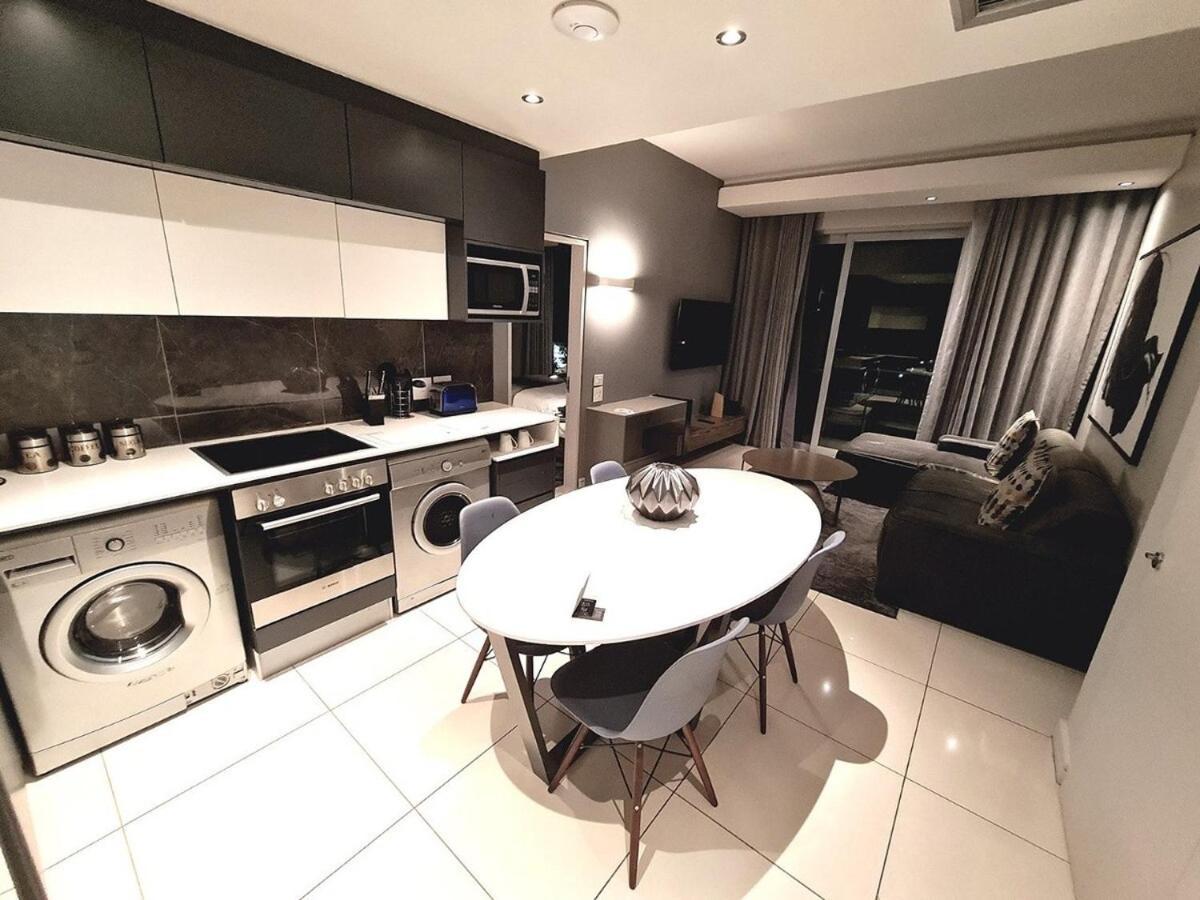 Luxury 2 Bedroom-capital In Sandton * Johannesburg