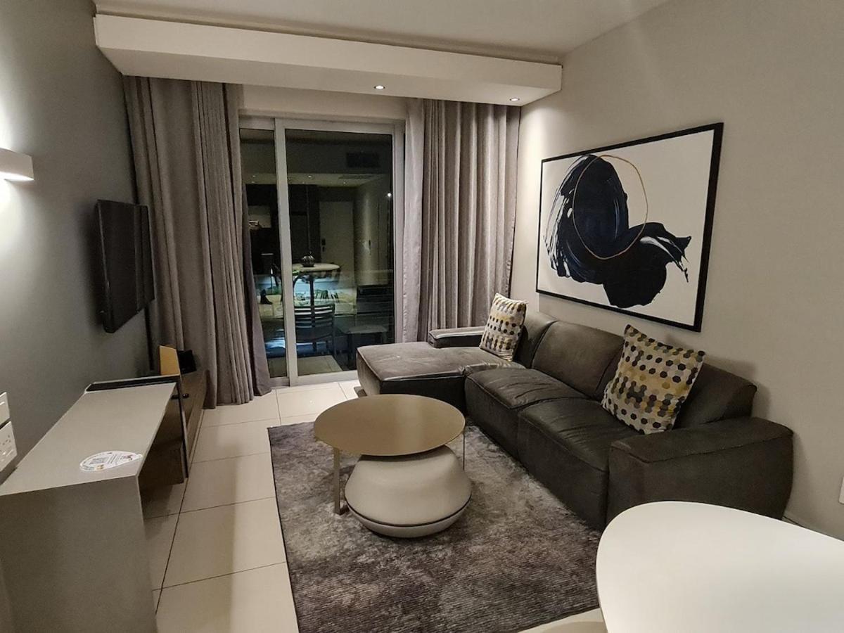 Luxury 2 Bedroom-capital In Sandton Apartment