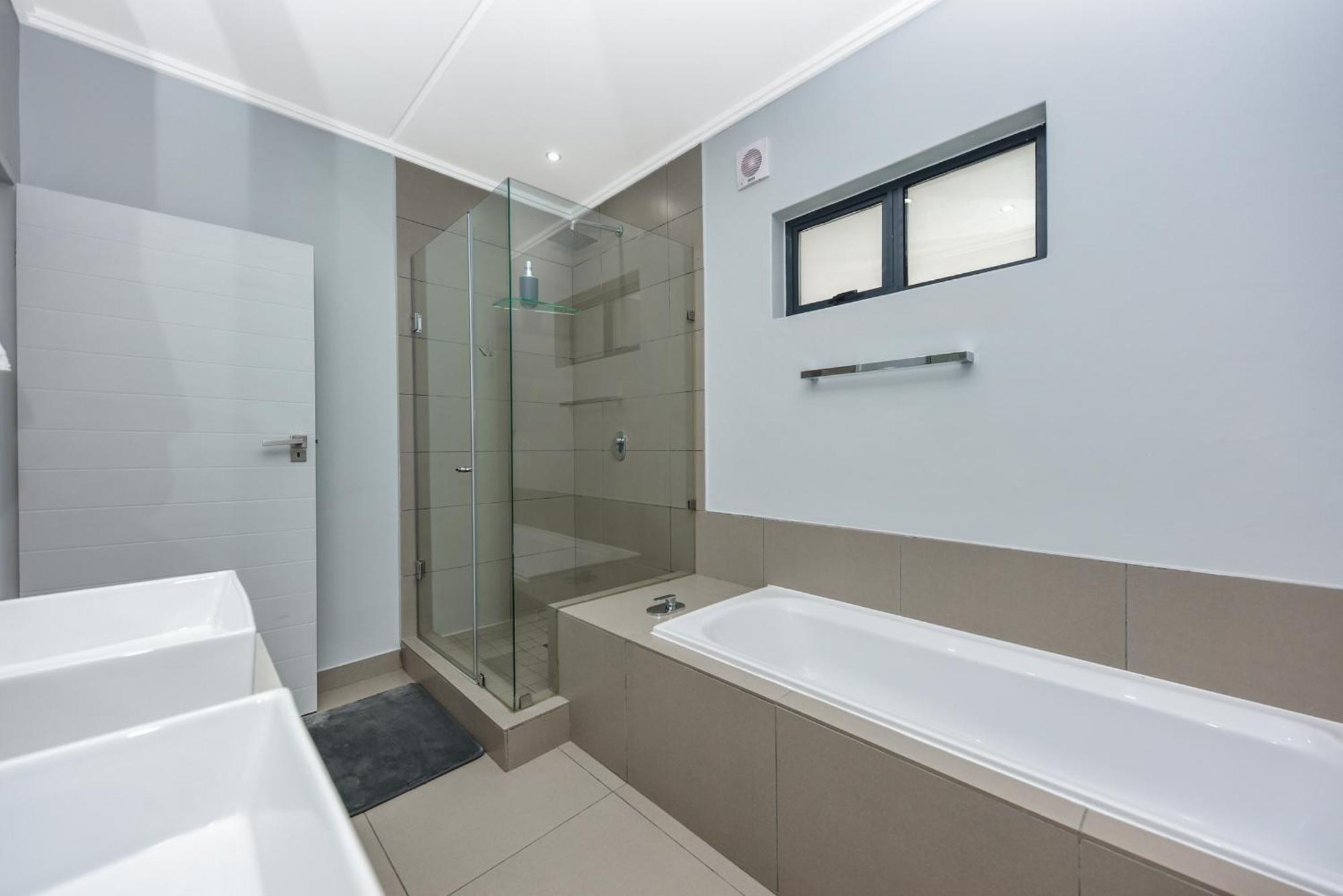 The Odyssey Lifestyle Complex Morningside - 2 Br Apartamento