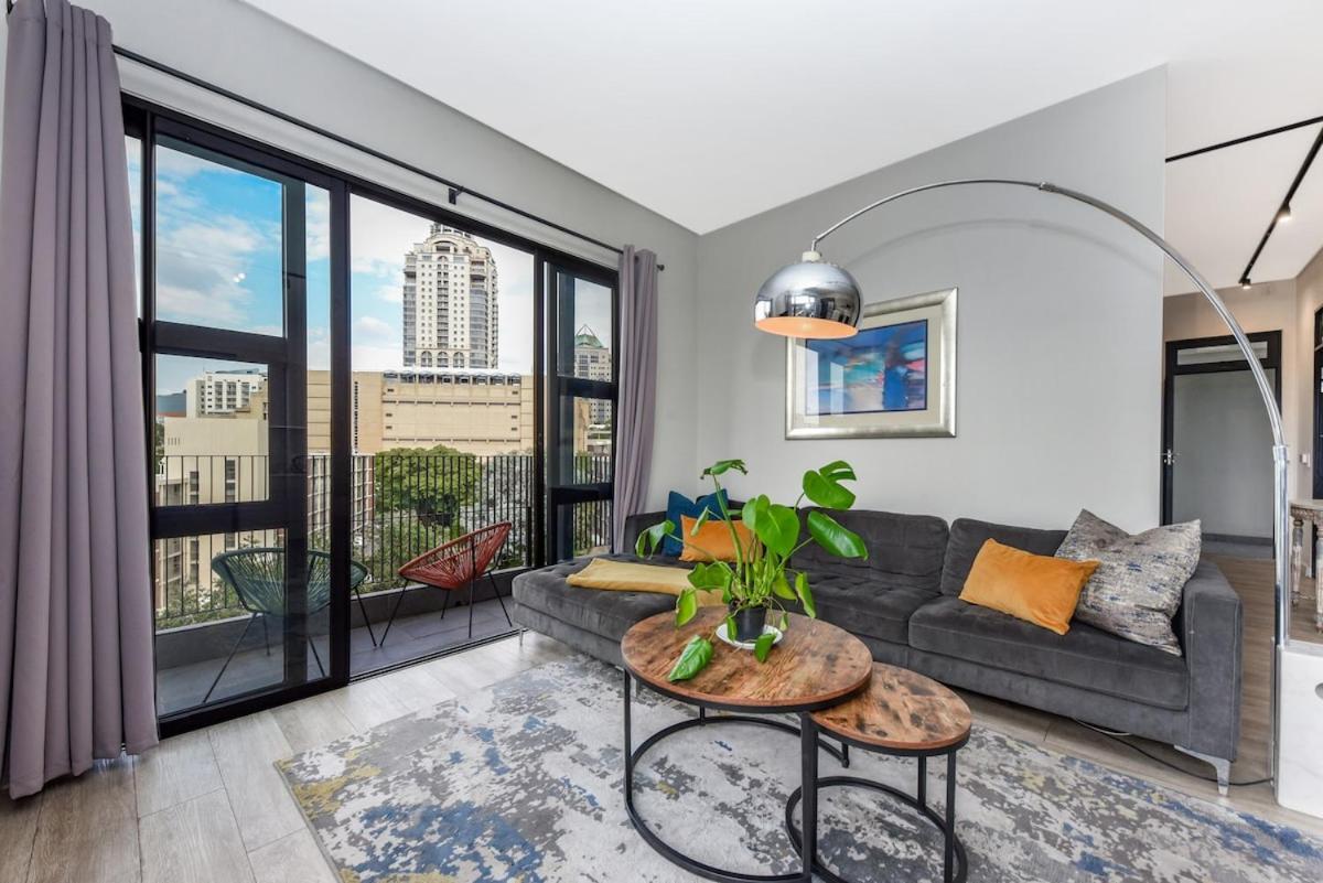 Chic With Panoramic Sandton Views Johannesburg