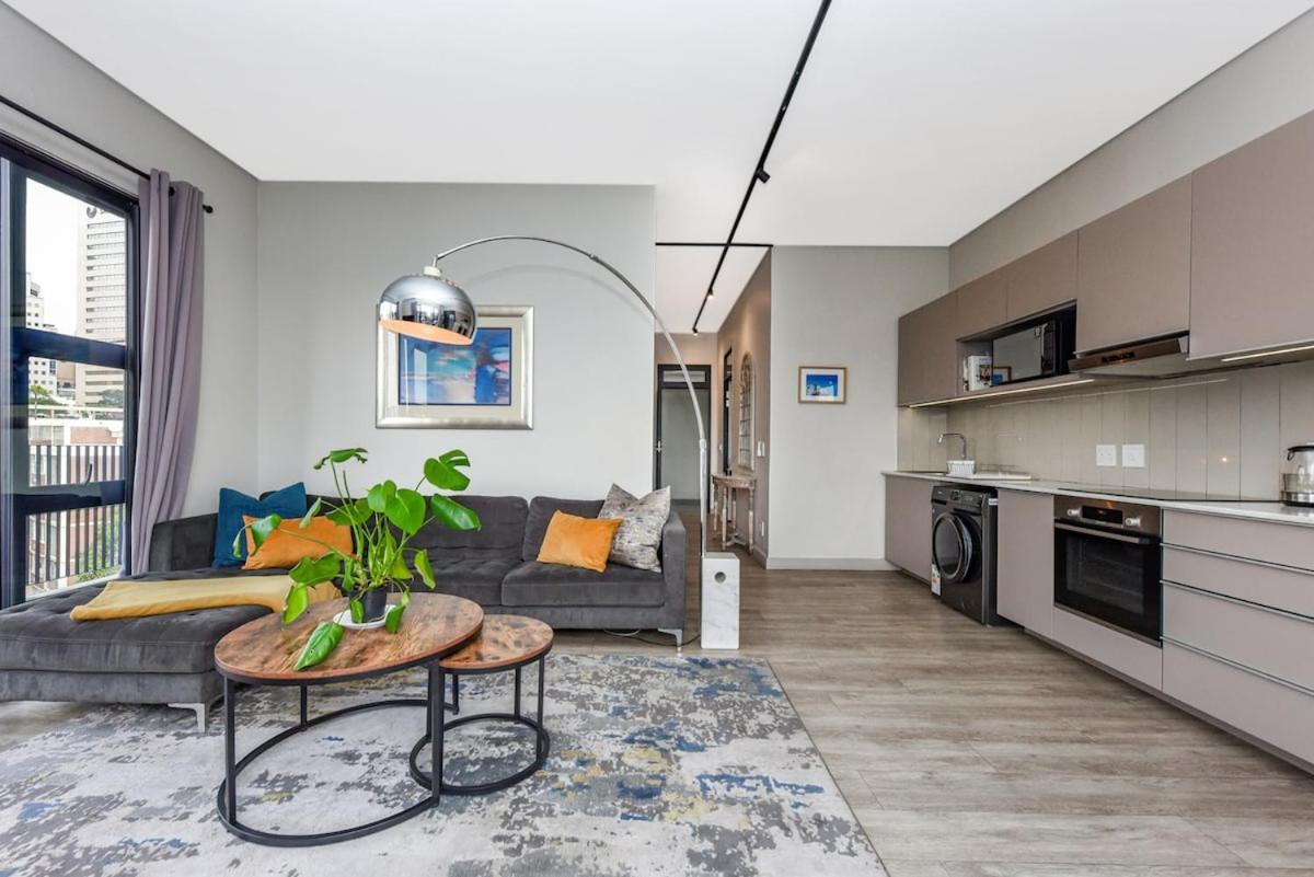 Chic With Panoramic Sandton Views *
