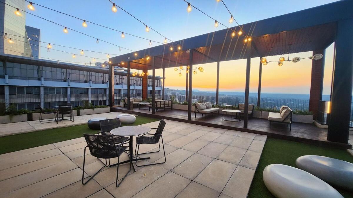 The Lineal In Heart Of Sandton With Backup Water And Power Apartment Johannesburg