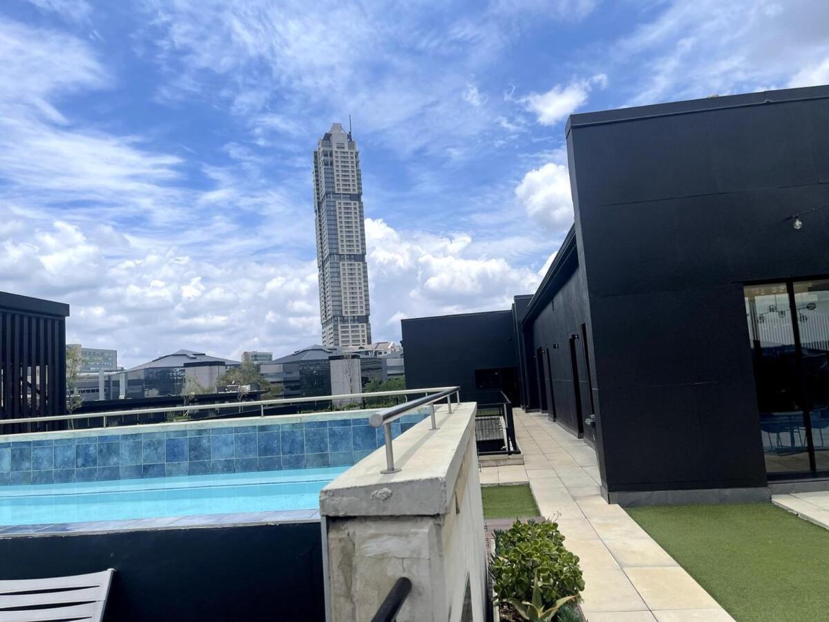 The Lineal In Heart Of Sandton With Backup Water And Power * Johannesburg