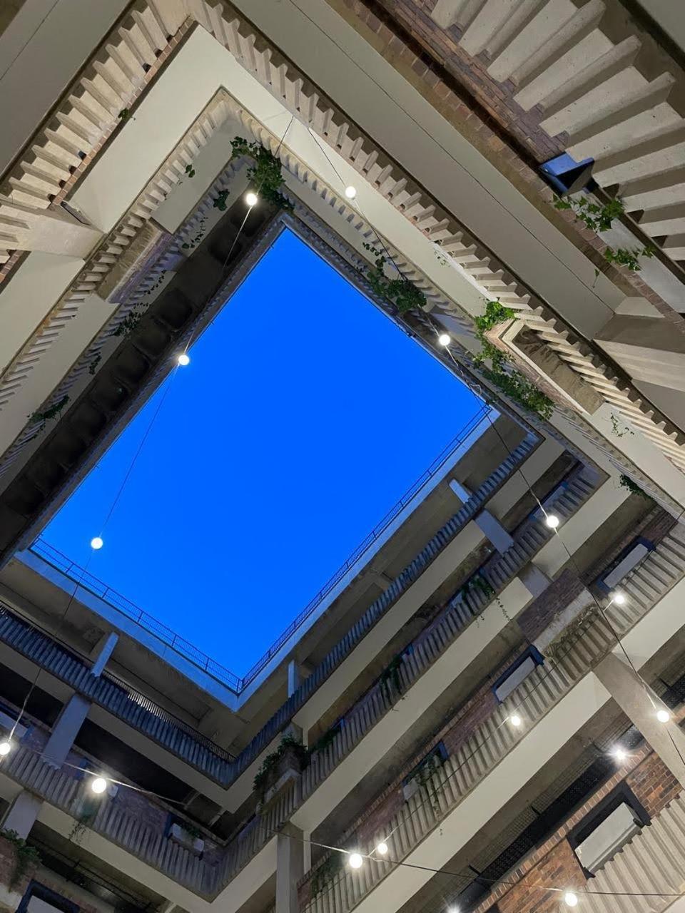 Apartment The Lineal In Heart Of Sandton With Backup Water And Power Johannesburg