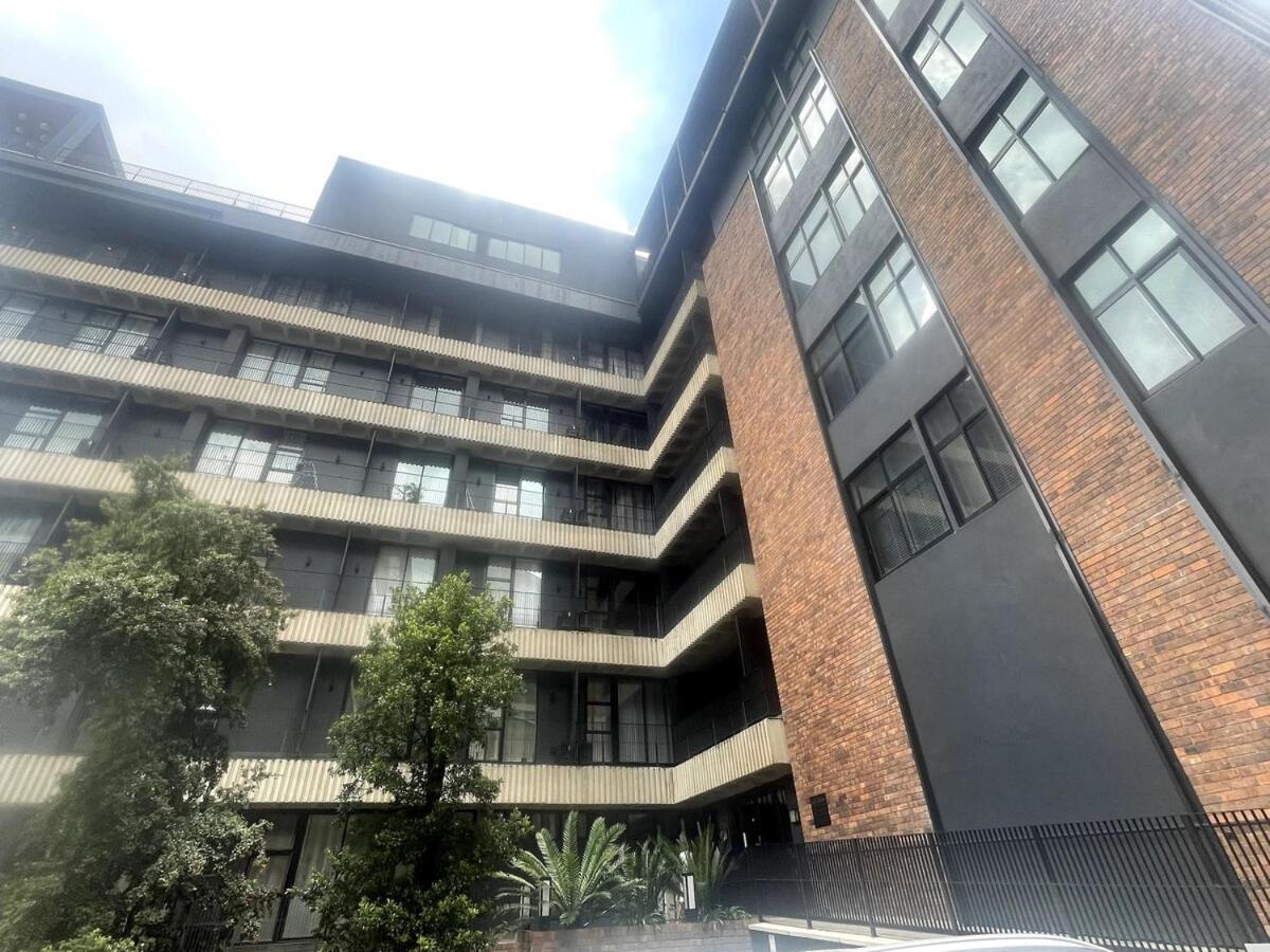 The Lineal In Heart Of Sandton With Backup Water And Power Apartment Johannesburg