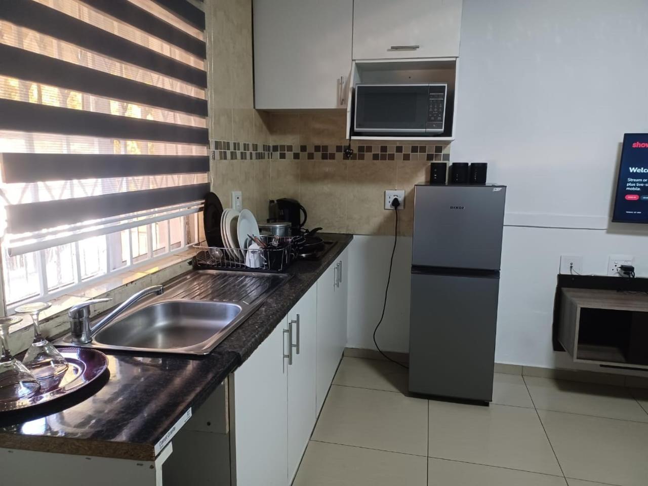 Gold Crown Room And Parlour Self-Catering Apartment With Balcony, Netflix & Youtube Aparthotel