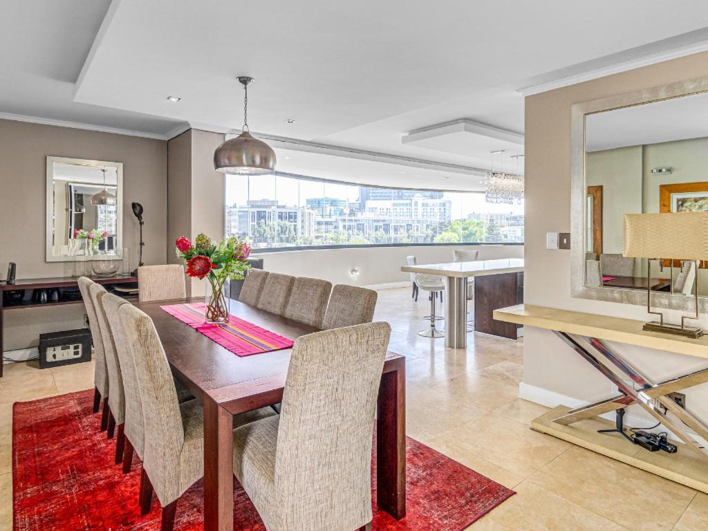 Luxury Penthouse In The Heart Of Sandton Apartment *