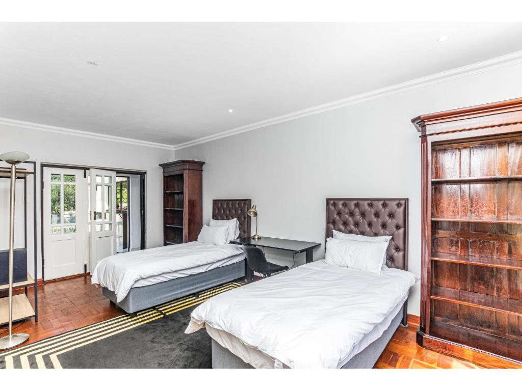 Apartment Kwamagogo Villa, Chartwell Johannesburg