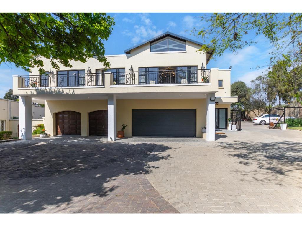 Kwamagogo Villa, Chartwell Apartment *